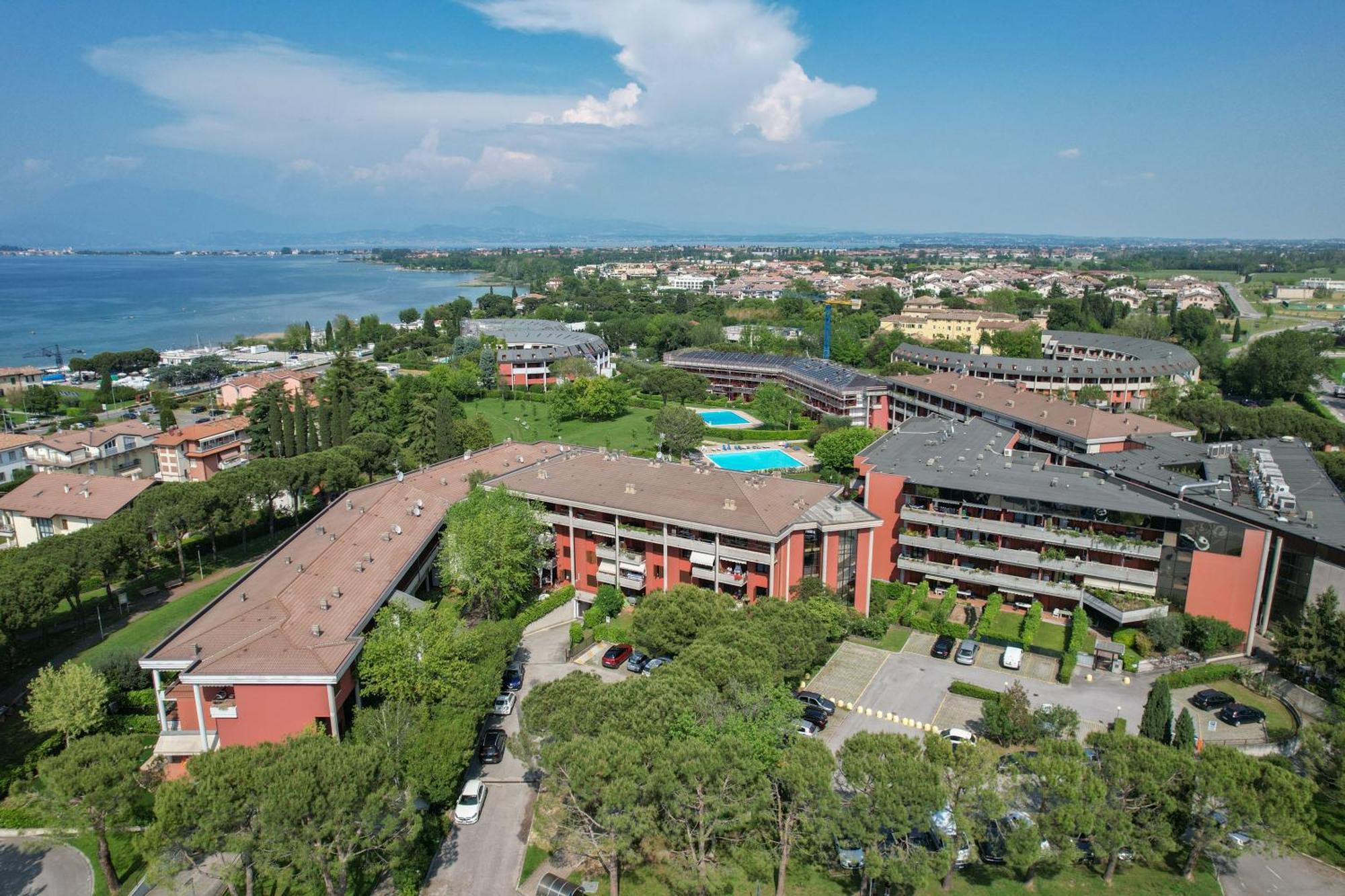 Breeze Apartment Дезенцано-дель-Гарда Екстер'єр фото
